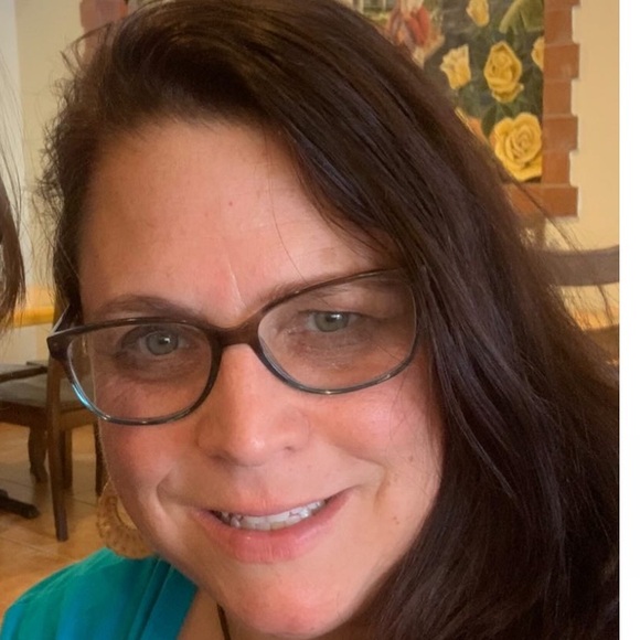 Meet your Posher, Tracy - Picture 2 of 2